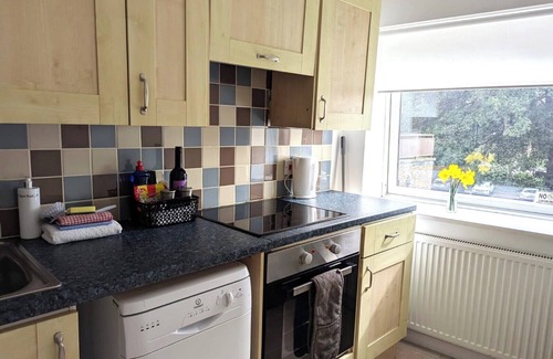 Chichester Apartment | Peaceful City Centre Top Floor Apartment - Located in the Heart of Chichester, Sleeping 2/3 People.