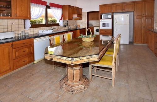 Sea Caves Villa | Peaceful Coral Bay House | Villa Pikni | 5 bedrooms | Extra large pool | Short.
