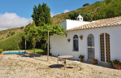 La Joya Cottage | Peaceful Cottage in La Joya with Private Pool