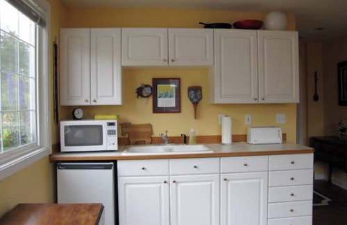 Friday Harbor Cabin | Peaceful Cottage on 15 acre Farm Pprovo-14-0016
