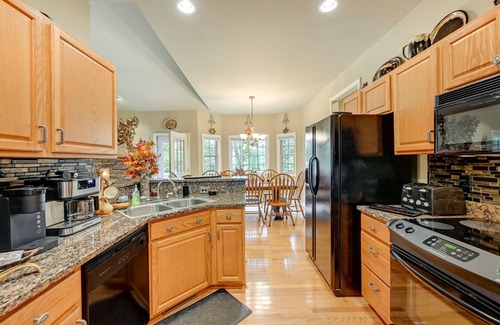 Franklin House | Peaceful Franklin Mountain Retreat w/Deck
