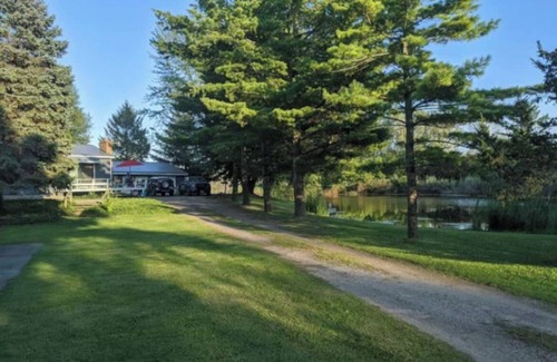 Port Franks Cottage | Peaceful, fun & beautiful oasis, close to beach!