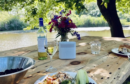 Port Franks Cottage | Peaceful, fun & beautiful oasis, close to beach!