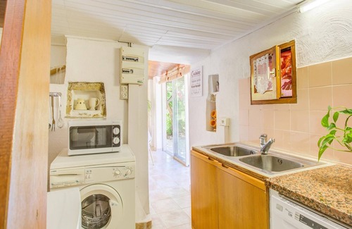 Berre-des-Alpes House | Peaceful Garden Retreat, Berre