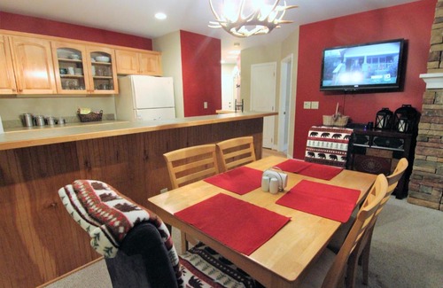 Foscoe Apartment | Peaceful Haven At Echota Condo