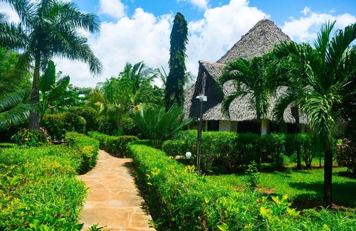 Galu Villa | Peaceful Hideaway Cottage Pool/Barbecue/Aircon