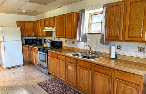 Sevierville Cabin | Peaceful Hilltop Hideaway