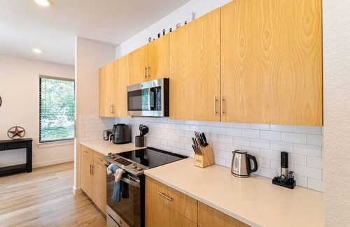 Roman Forest House | Peaceful home near 59 N