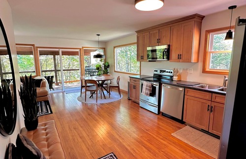 Arrow Point Cabin | Peaceful Lakefront 2 Bedroom Cabin Overlooking Table Lake