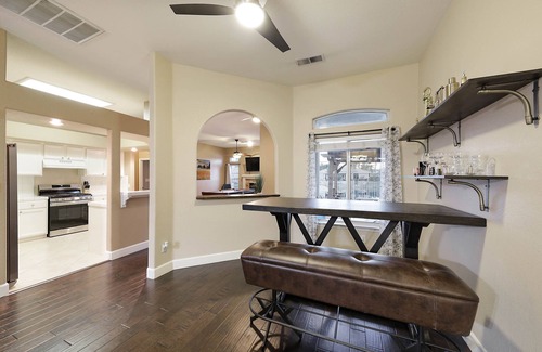 Greenacres House | Peaceful Lakefront house -5 min away from Golf Course