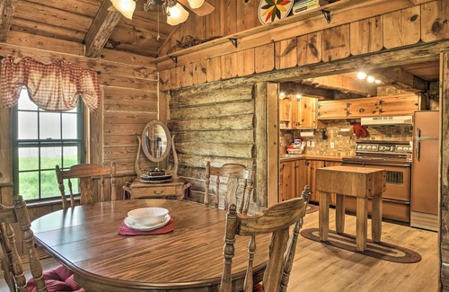 Emerald Beach Cabin | Peaceful Log Cabin Escape Near Table Rock Lake!