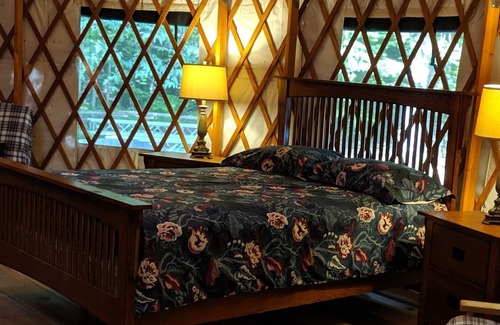 McNab/Braeside Cottage | Peaceful Luxury Yurt on the river.