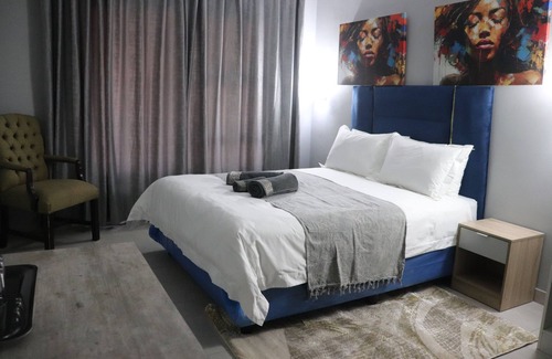 Centurion House | Peaceful n Central location nFast WiFi & workspacen 24/7 security cameras