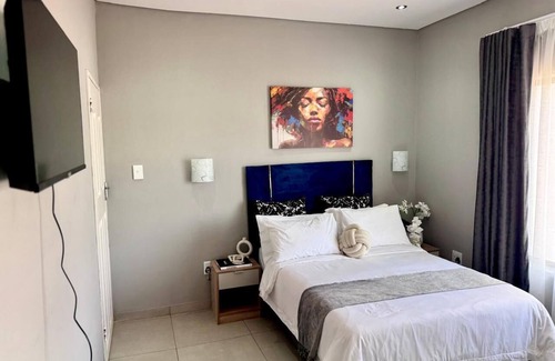 Centurion House | Peaceful n Central location nFast WiFi & workspacen 24/7 security cameras