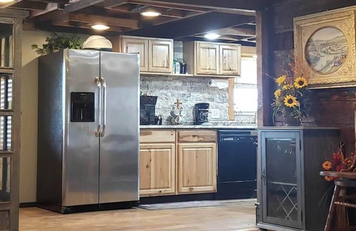 Nancy House | Peaceful oasis 6 miles from Cumberland Point Boat Ramp and 6 miles from Nancy.
