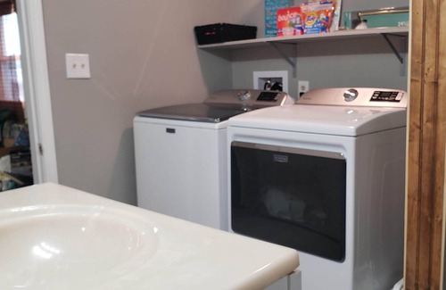 Nancy House | Peaceful oasis 6 miles from Cumberland Point Boat Ramp and 6 miles from Nancy.