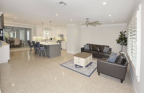 Stuart House | Peaceful Paradise Oasis
