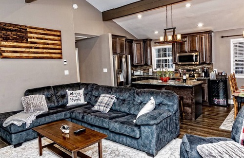 Long Pond House | Peaceful Pocono Home Hot Tub minutes away from Kalahari, Camelback, Mt Airy