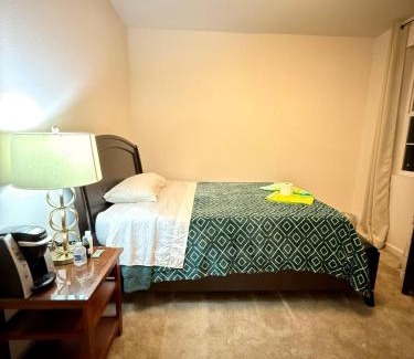Sparks House | Peaceful Private Room in Sparks