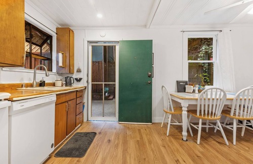 Rio Nido Cabin | Peaceful Redwood Hideaway - Hot Tub, A/C, Walk to Russian River and Downtown
