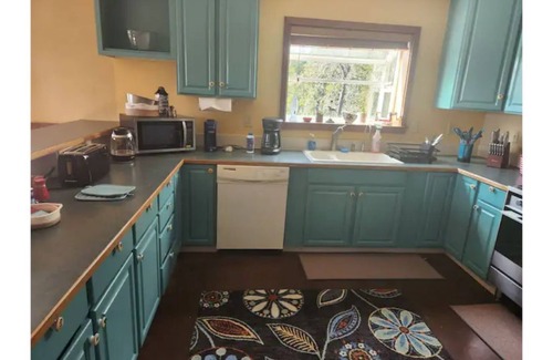 Gualala House | Peaceful Redwood Hollow is large, clean and pet friendly and with room to roam!n