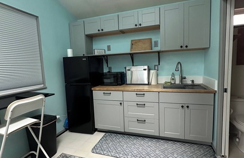 Downtown Cannon Beach Apartment | Peaceful relaxing studio in Cannon Beach
