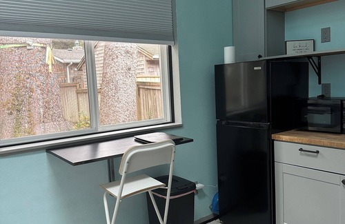 Downtown Cannon Beach Apartment | Peaceful relaxing studio in Cannon Beach