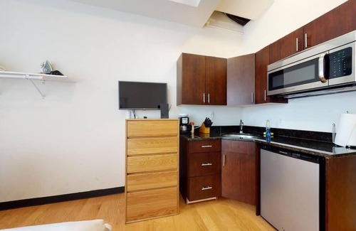 Downtown Boston Apartment | Peaceful Retreat In Boston Near T, Easy Commuting!
