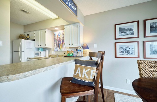 Hot Springs Condo | Peaceful retreat with stunning views of Lake Hamilton