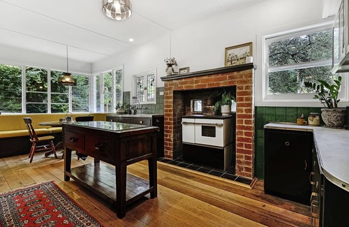Warburton Cottage | Peaceful riverside cottage in the perfect location