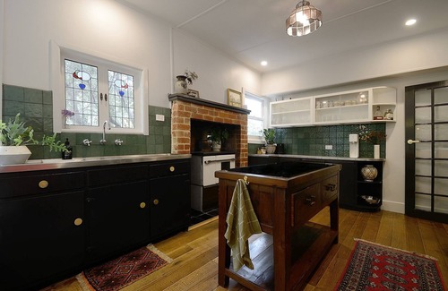Warburton Cottage | Peaceful riverside cottage in the perfect location
