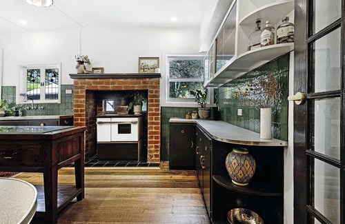 Warburton Cottage | Peaceful riverside cottage in the perfect location