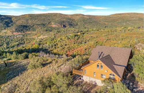 Timber Lakes Cabin | Peaceful, spacious log cabin in beautiful Heber, UT