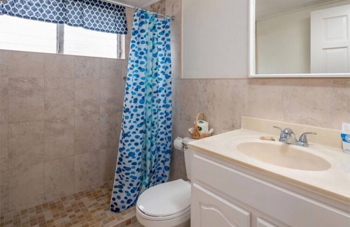 Worthing House | Peaceful Spacious Room w/Living Area | Free Parking Available