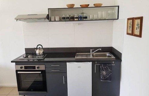 Bathurst Apartment | Peaceful, spacious, well appointed and pet friendly. Close to local amenities.