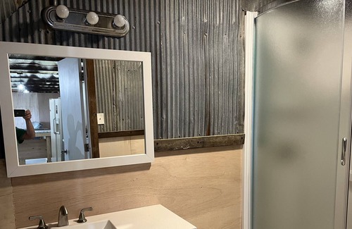 Emden House | Peaceful surroundings in rural destination. Located in Shelbina with lake/golf