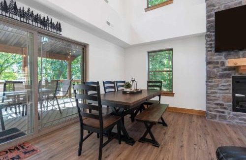 Hollister House | Peaceful Timbers Getaway