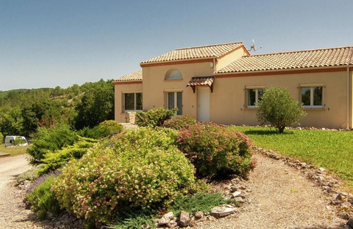 Calamane Villa | Peaceful Villa in Calamane with Private Pool
