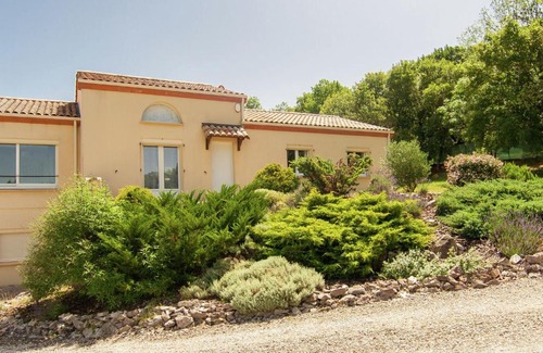 Calamane Villa | Peaceful Villa in Calamane with Private Pool