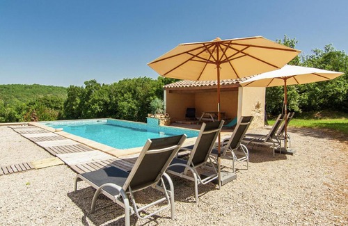 Calamane Villa | Peaceful Villa in Calamane with Private Pool