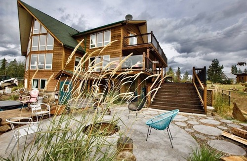 Moricetown House | Peaceful w/Mountain Views. Walking trail to River beach.Nature and hobby farm