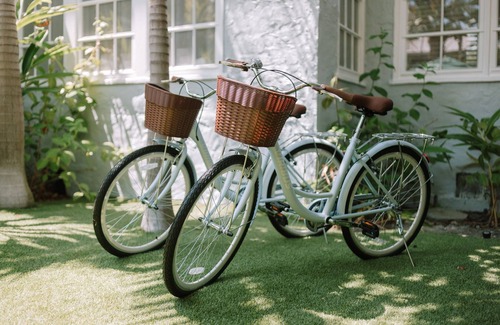 Palm Beach - West Palm Beach Cottage | Peach Cottage: Palm Beach-style bliss, shared pool
