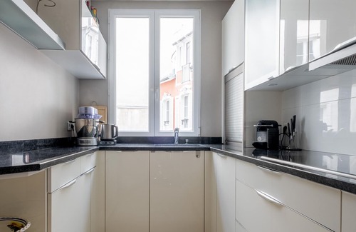 Quartier Saint-Georges Apartment | Peaches of Paris, by Veeve