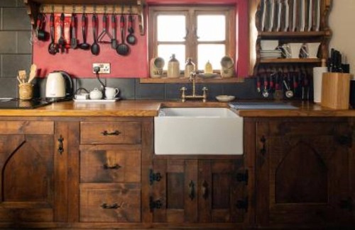 Longnor Cottage | Peak District Cottage set in 5 acres near Buxton