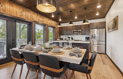 Pigeon Forge Cabin | Peak Pursuit - New Luxury Build Home with Private Pool by Beyond Expectations