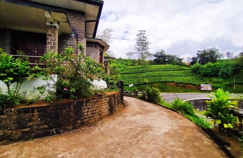 Hatton House | Peak Rest Bungalow