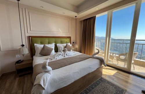 Lansdowne Hotel | Peaks And Pines Resort