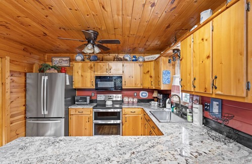 Morganton Cabin | Peaks & Pines in My Mountain