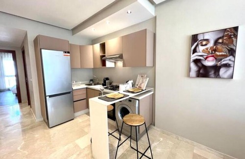 Anfa Apartment | Pearl 17 - Central,Brand new chic with balcony