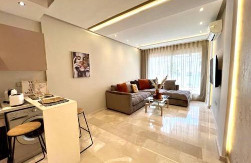 Anfa Apartment | Pearl 17 - New & Chic in the Heart w/Balcony